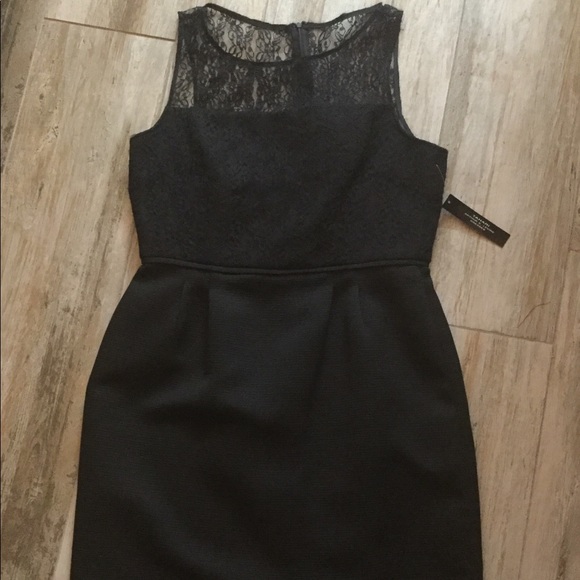 Tahari Dresses & Skirts - Tahari Little black dress, NWT! 🔥